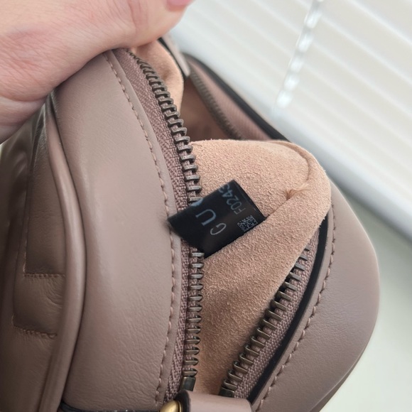 Crossbody- Gucci Marmont small camera bag - Picture 6 of 9
